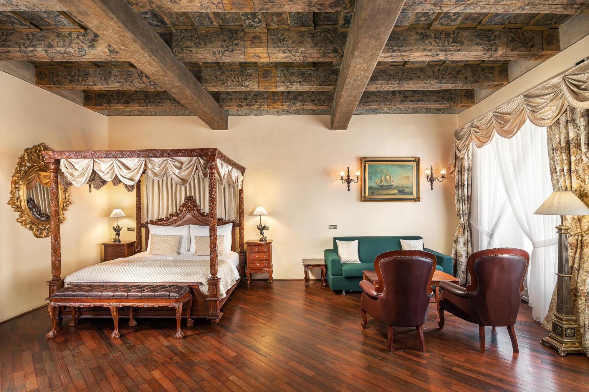 Iron Gate Suite,1549167550:JPEG